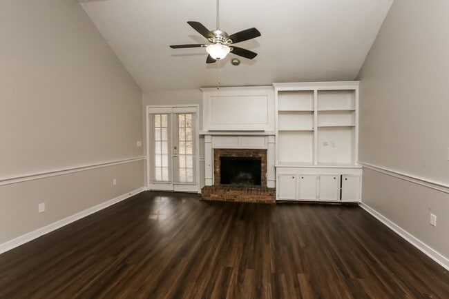 Building Photo - 506 Huntington Dr