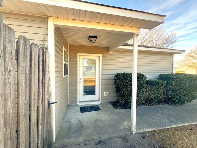 Building Photo - COMING SOON! 3 BR/2bath/Carport/Fenced Yard/ No carpet Odgen location. One level home, Beautiful ...
