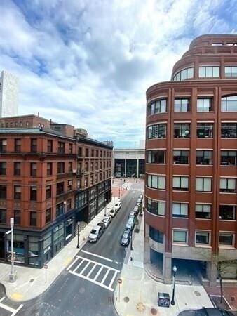 Building Photo - 121-123-123 Beach St