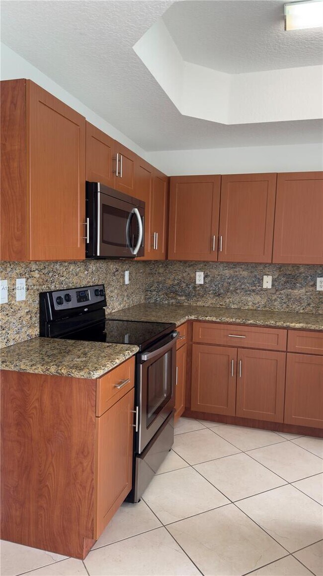 Building Photo - 924 SW 143rd Terrace