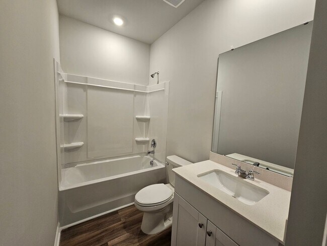 Building Photo - 2096 Northwest Dr