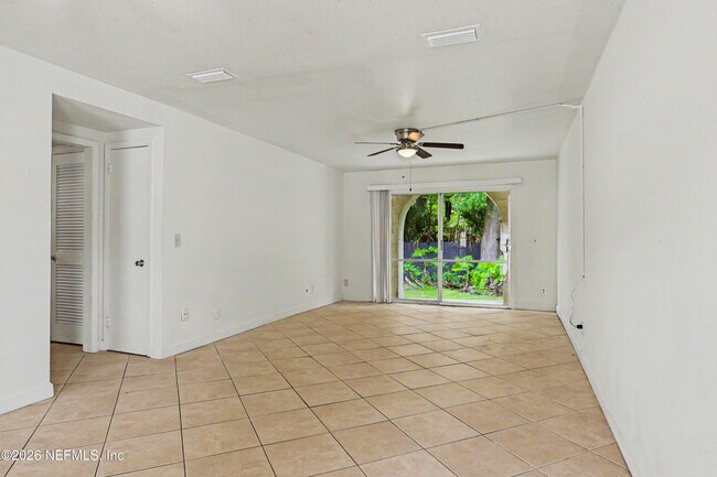 Building Photo - 1557 El Prado Rd