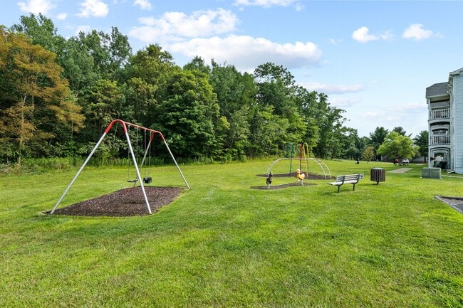 Building Photo - One Bedroom Contemporary Style Apartment on the Second Floor