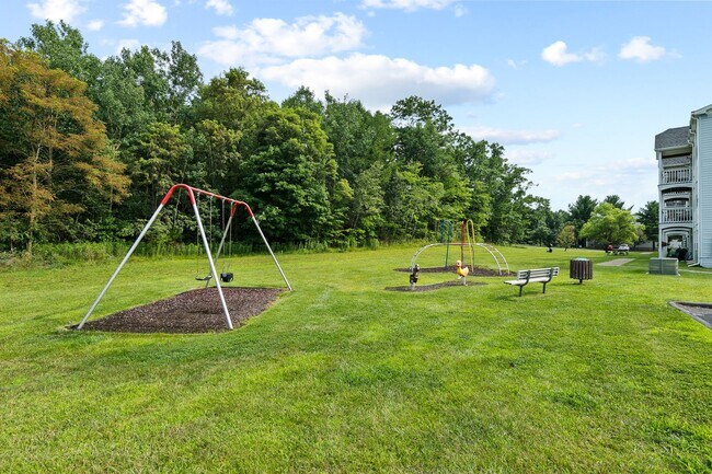 Building Photo - Two Bedroom Contemporary Style Apartment on the First Floor