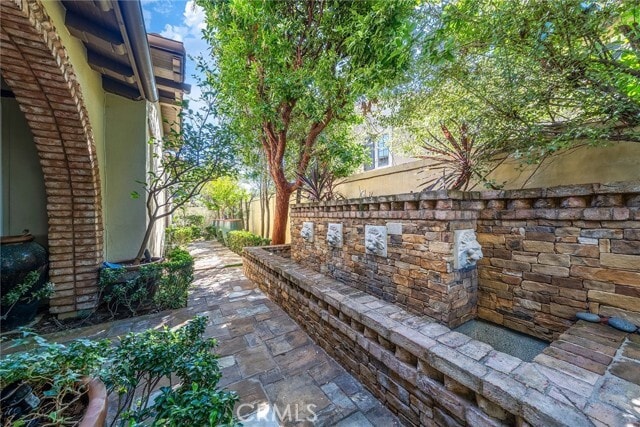 Building Photo - 19 Momento