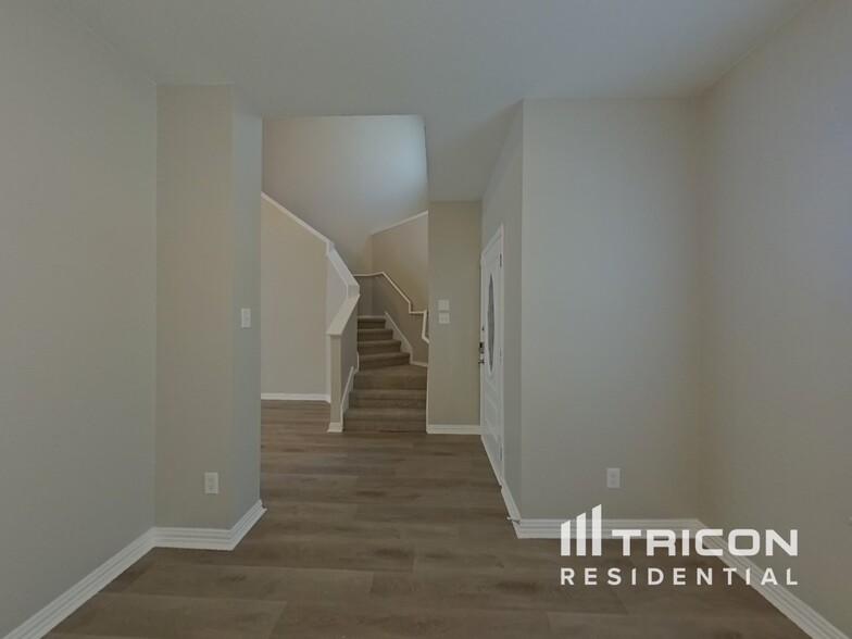 Building Photo - 5604 Nacona Dr