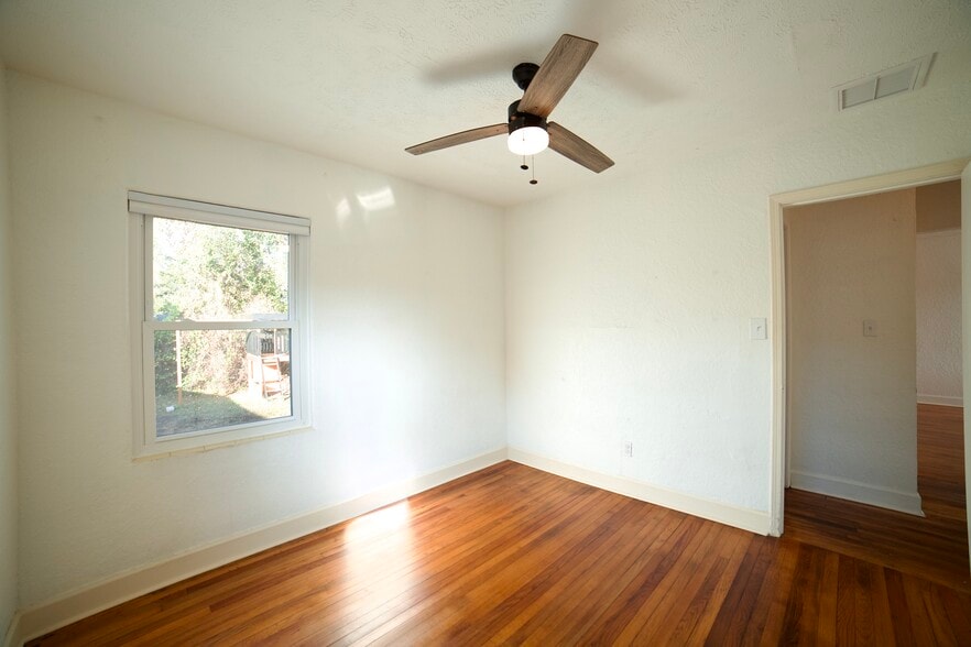 Bedroom 2 - 1202 Hibiscus St