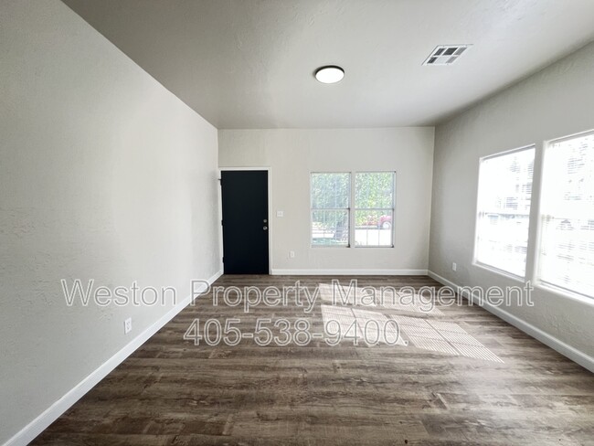 Building Photo - 908 NW 95th St
