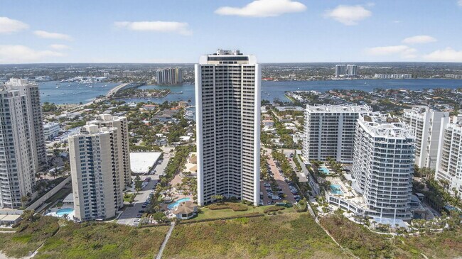 Building Photo - 3000 N Ocean Dr