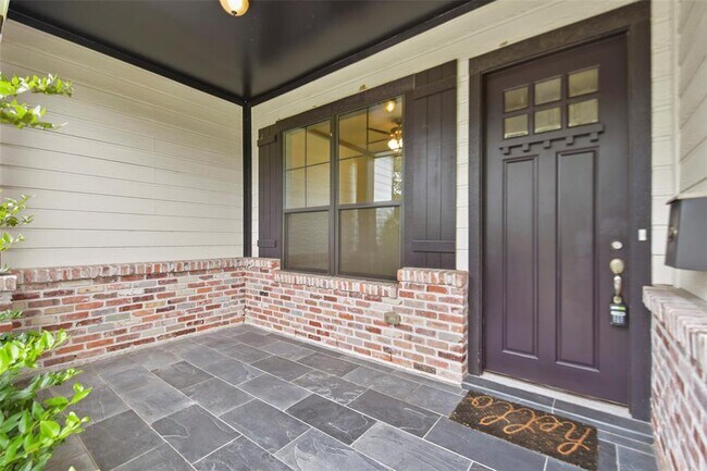 Building Photo - 1538 Thornton Rd
