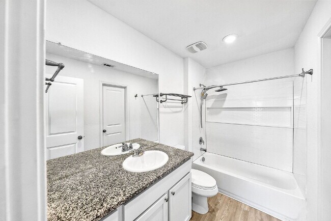 Building Photo - UP TO 1 MONTH FREE RENT!!! No Stairs, No Carpet, No Compromises.