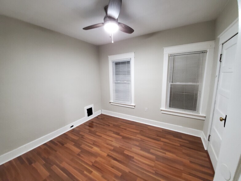 Bedroom - 48 Cleveland Ave