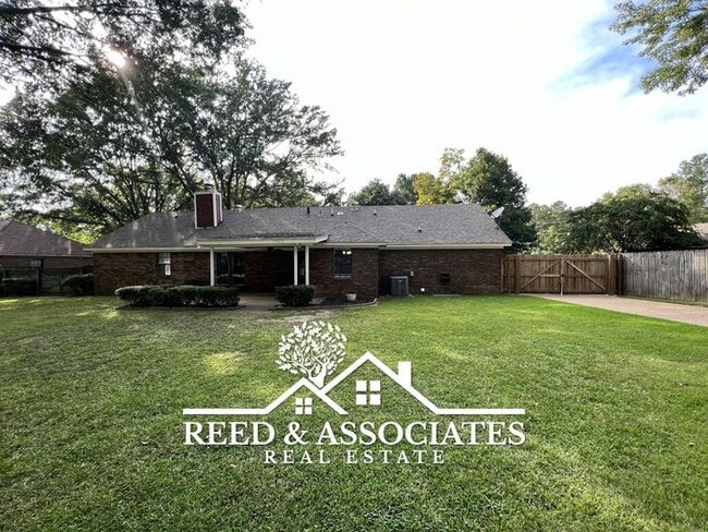 Building Photo - Renovated Collierville Home!