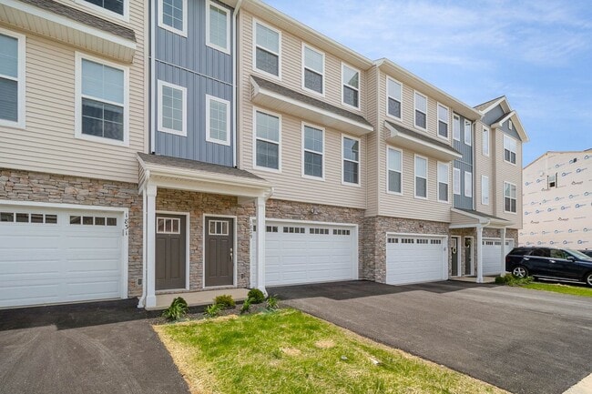 Building Photo - 1829 Shady Ln