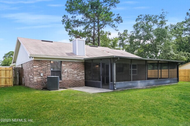 Building Photo - 1441 Kingfisher Ln N