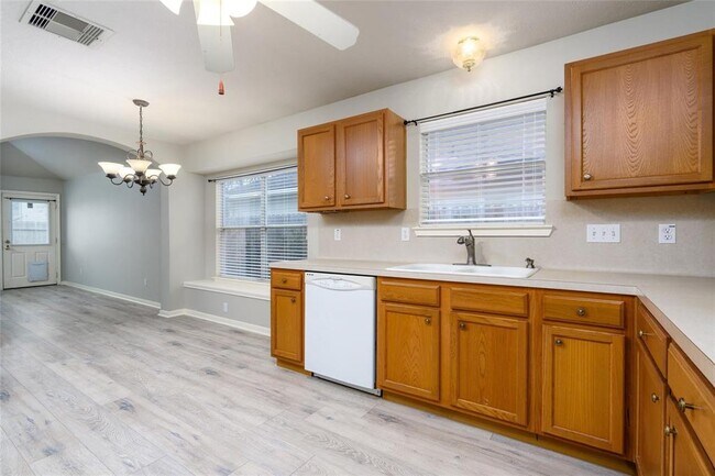 Building Photo - 15418 Forest Creek Farms Dr
