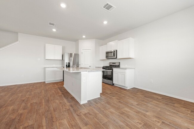 Building Photo - Like New Home In The Preserve at Medina!!!