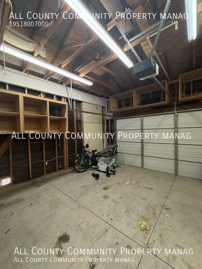 Building Photo - 39560 Bonaire Way