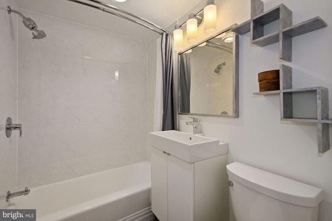 Building Photo - 10201 Grosvenor Pl