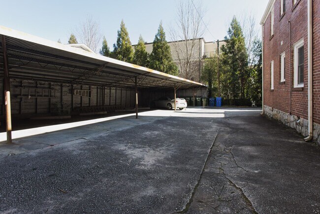 Building Photo - Chic Buckhead Condo with Courtyard Views &...