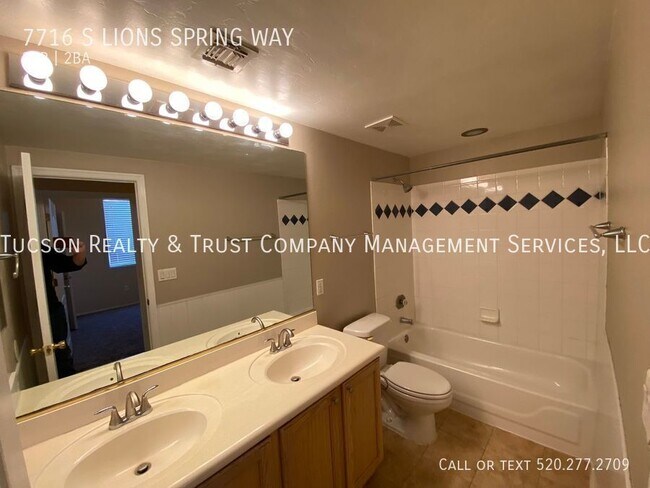 Building Photo - 7716 S Lions Spring Way
