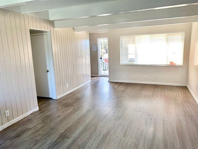 Building Photo - 4 bed 1.5 bath House in Richmond -- COMING SOON !!