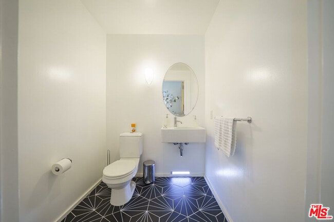 Building Photo - 1111 S Grand Ave