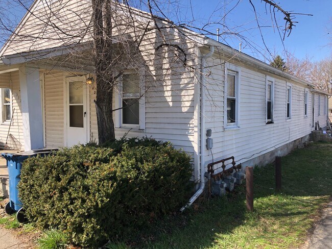 Building Photo - 3309-3313 Main St