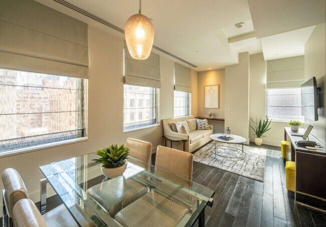 Building Photo - 520 8th Ave