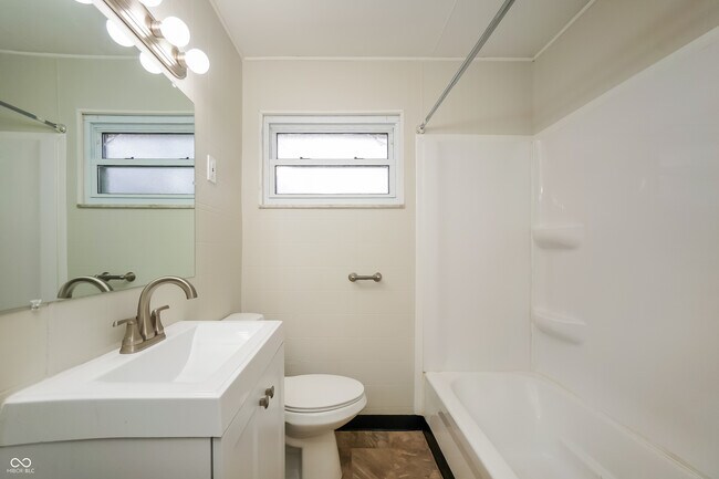 Building Photo - 7320 E Wiser Ave