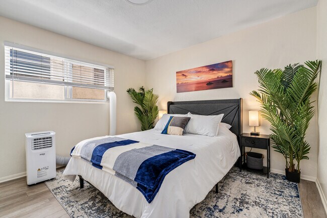 Building Photo - 4253 Central Ave