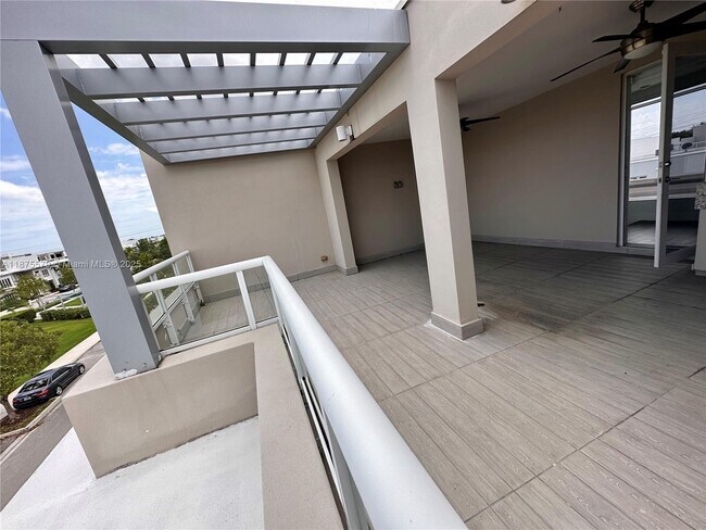 Building Photo - 6420 NW 104th Path