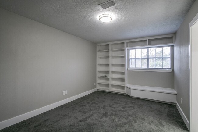 Building Photo - 16623 Wimbledon Forest Dr