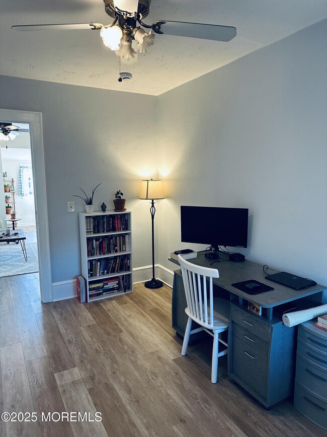 Building Photo - 213 Park Pl Ave