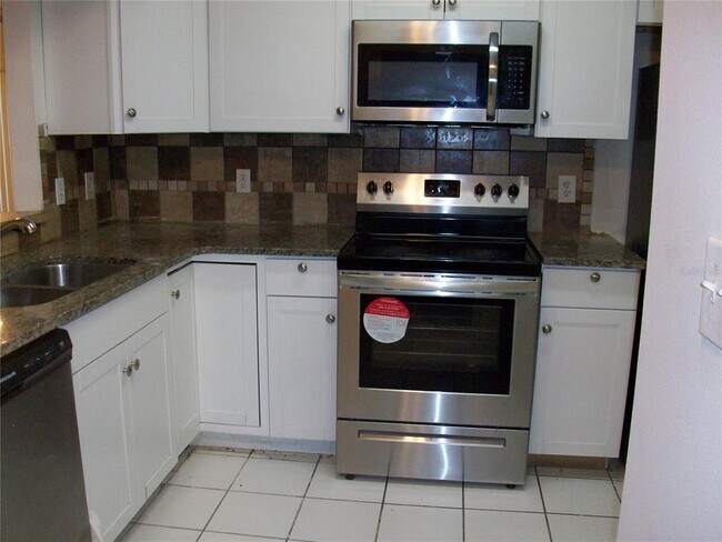 Building Photo - 495 Las Cortes Ln