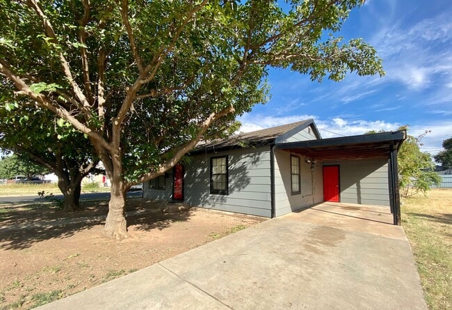 Building Photo - PRE LEASING NOW - AVAILABLE 7/14