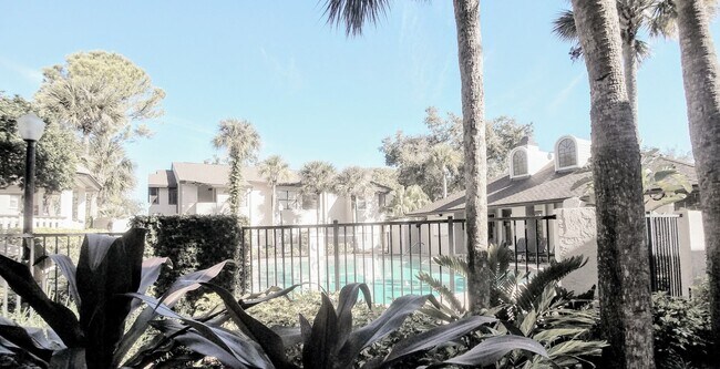 Building Photo - Beautiful 1/1 Wood Floors Condo for Rent in Winter Park