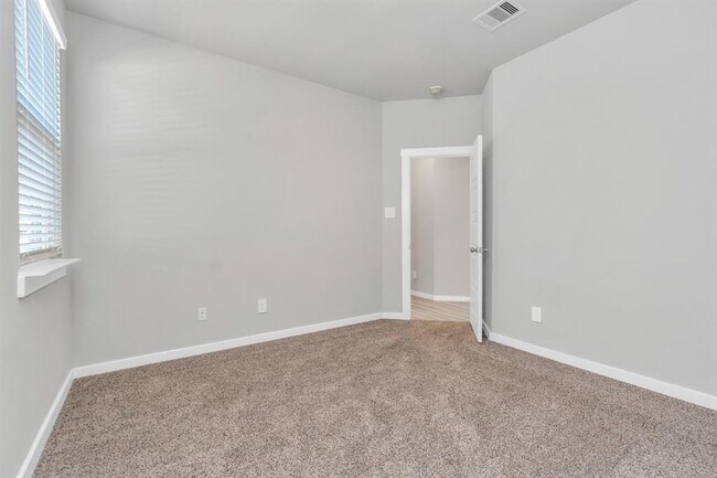 Building Photo - 3020 Gunnersbury Dr