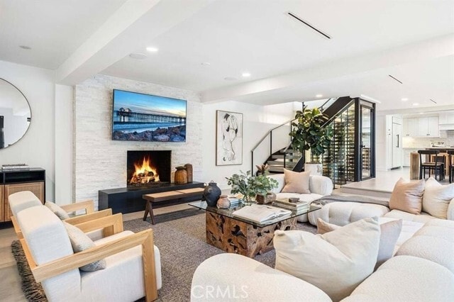 Building Photo - 760 S San Rafael Ave