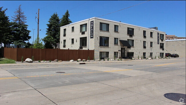 Building Photo - The Beacon Apartments