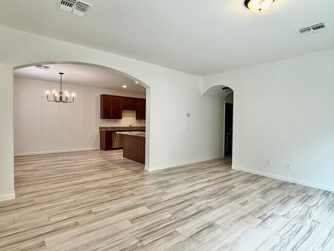 Building Photo - 3954 E Leslie Dr