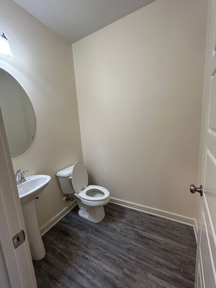 Building Photo - 5715 Cheshire Cove Cir
