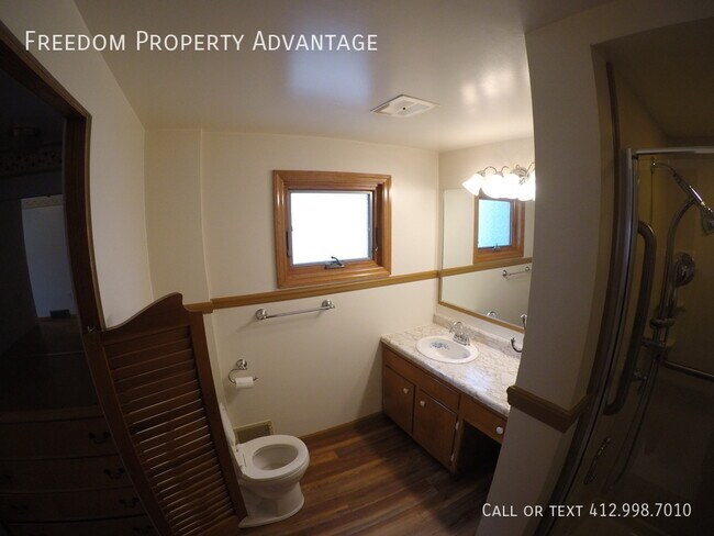 Building Photo - 511 Franklin Ave