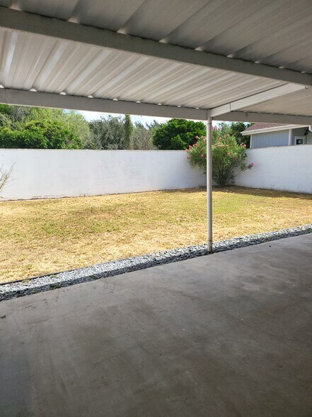 Building Photo - 2401 S Jackson Rd