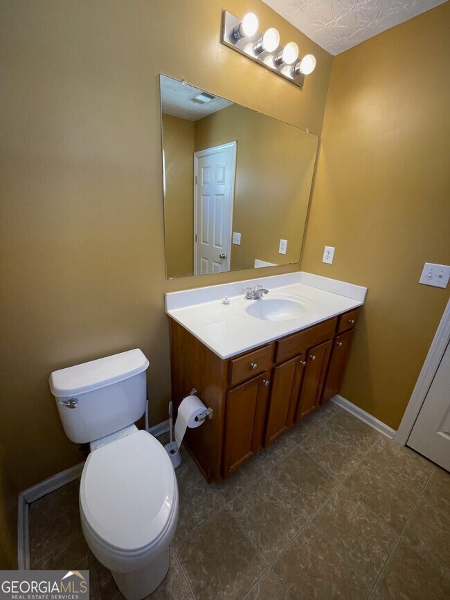 Building Photo - 363 Arrowhead Dr
