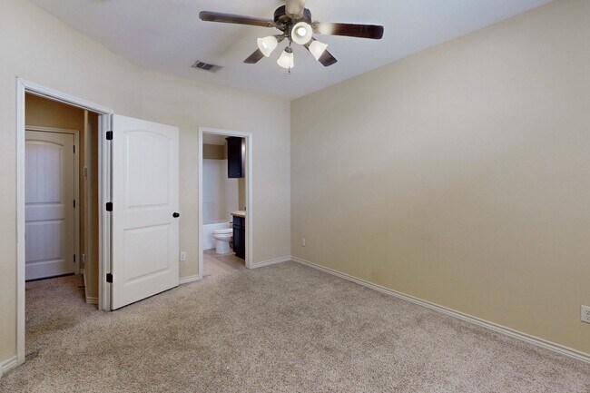 Building Photo - 303 Capps Dr