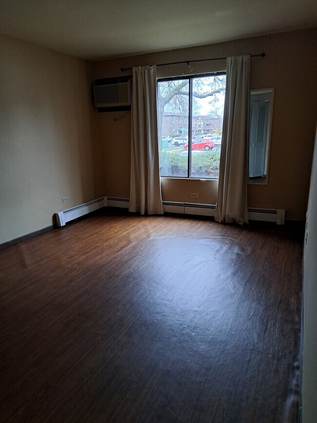 Building Photo - 13 Timber Ln