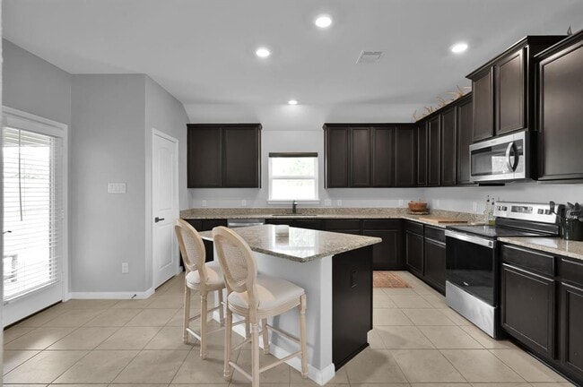 Building Photo - 22510 Red Sparrow Dr