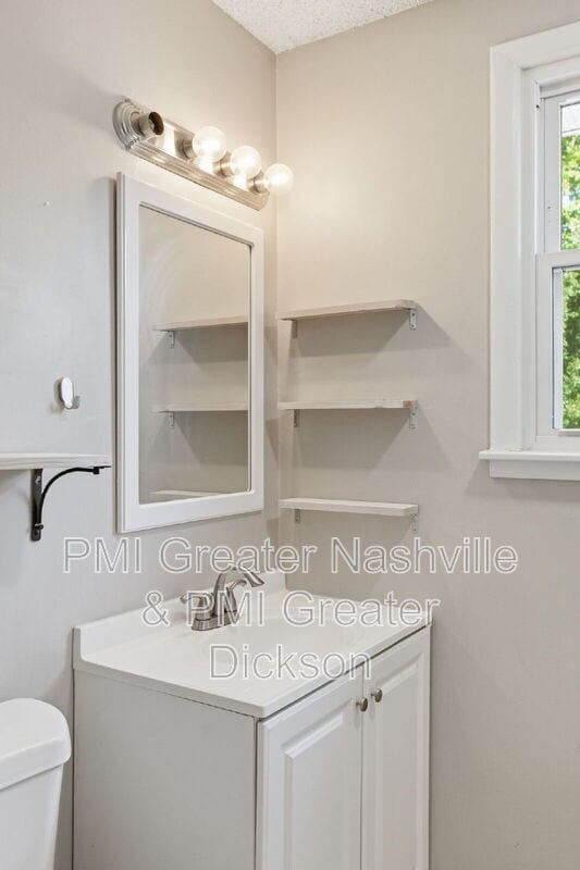 Building Photo - 704 McPherson Dr