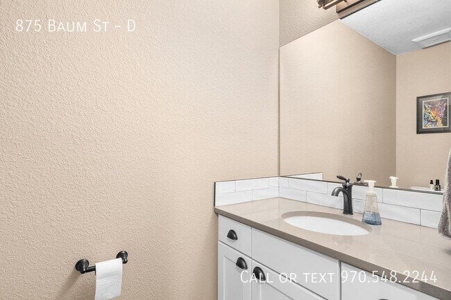 Building Photo - 875 Baum St